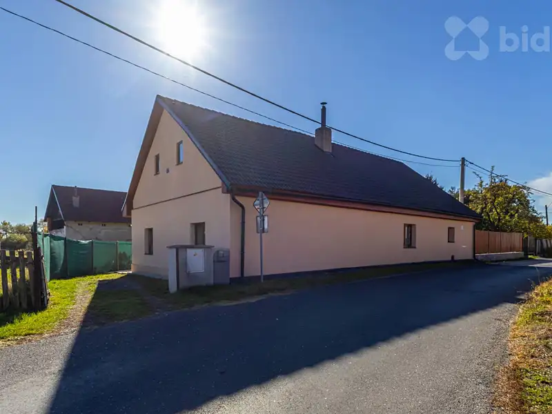 Prodej rodinného domu 130 m², pozemek 484 m², Horčápsko – náhled fotky 1