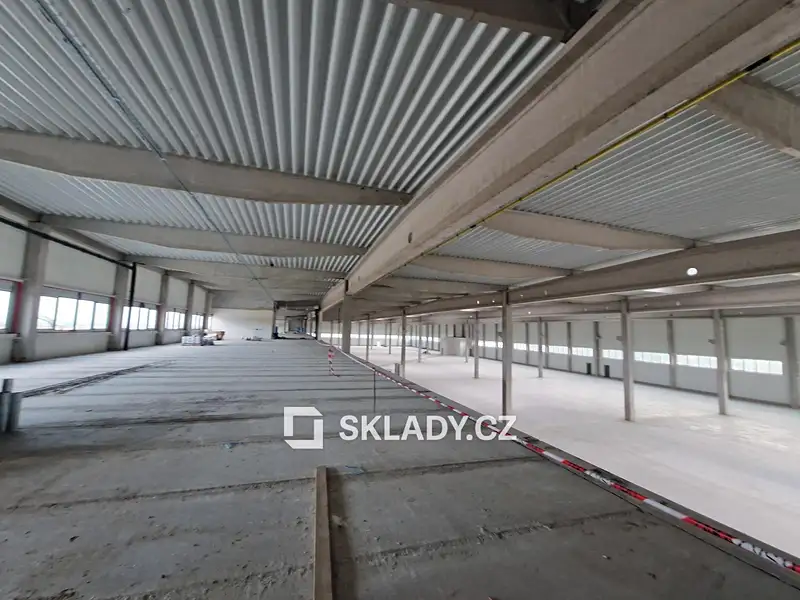 Pronájem skladového prostoru 1700 m², Jihlava – náhled fotky 1