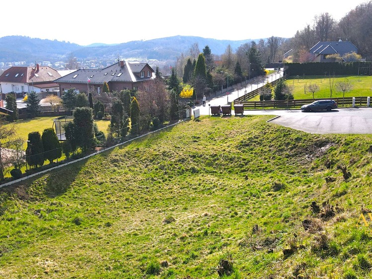 Prodej pozemku, 1 253 m² (2 z 7)