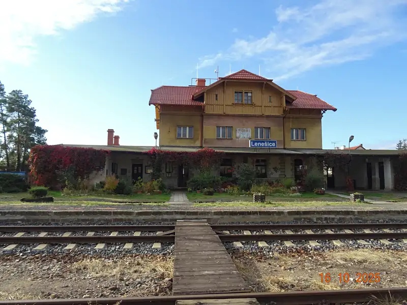 Pronájem bytu 2+1 118 m², Lenešice – náhled fotky 1