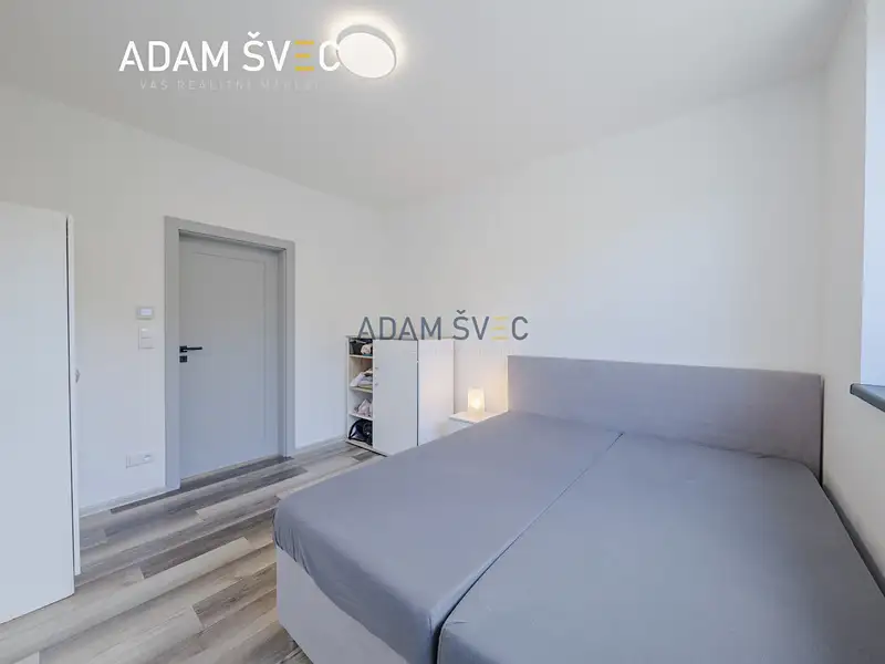 Pronájem bytu 3+kk 76 m², Drozdov – náhled fotky 3