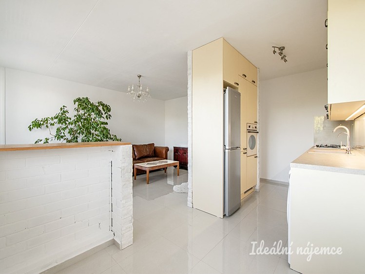 Pronájem bytu 3+kk, 79 m² (7 z 19)