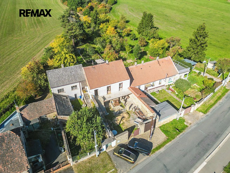 Haus zum Kauf, 280 m² (2 von 26)