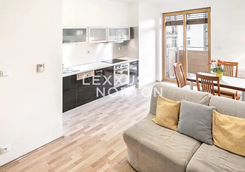 Pronájem bytu 2+kk 45 m², Praha – náhled fotky 1