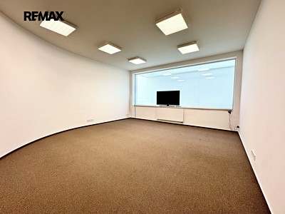 Pronájem komerčního prostoru, 34 m² (3 z 17)