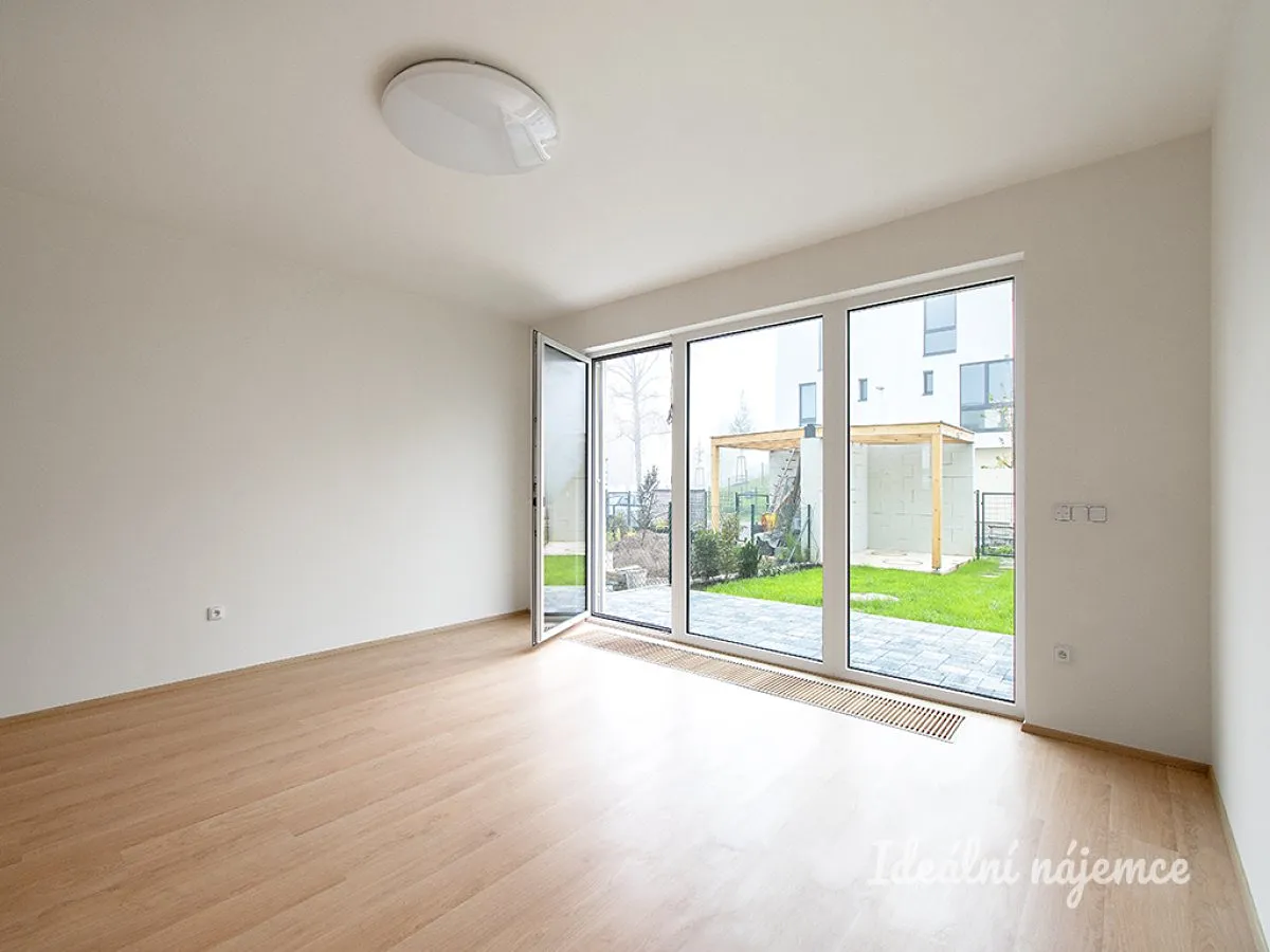 Pronájem bytu 4+kk 107 m²