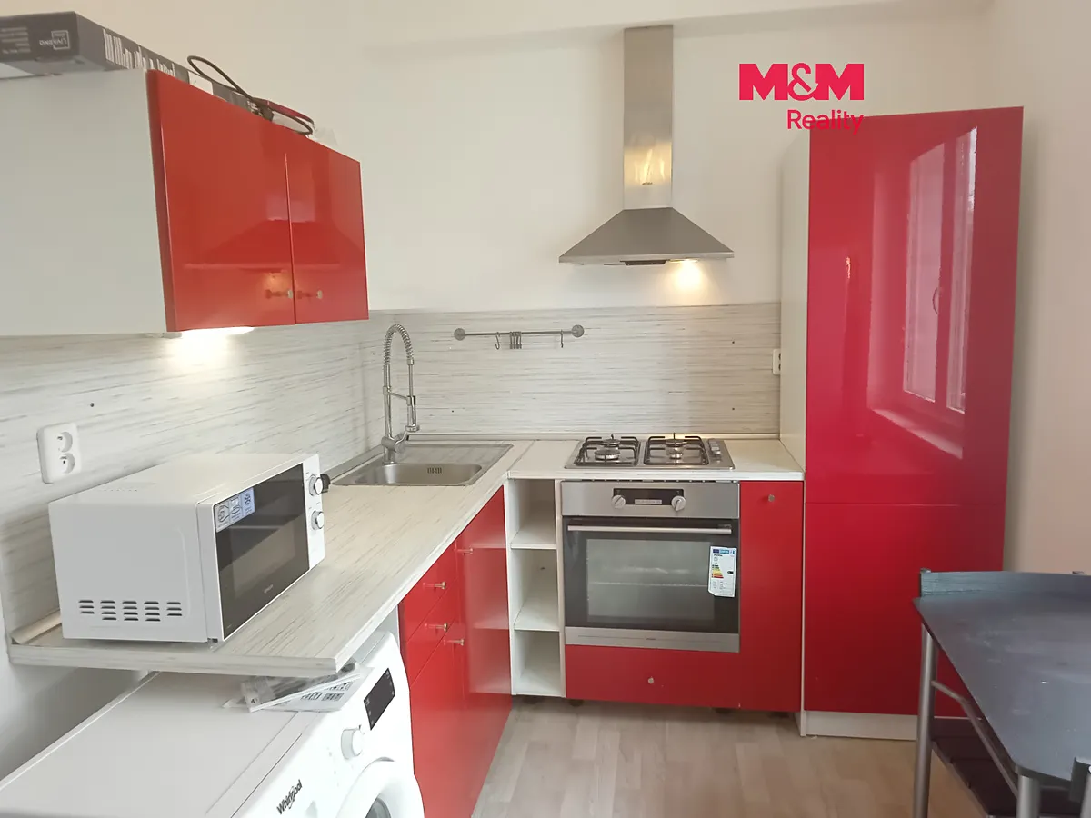 Pronájem bytu 1+1 37 m²