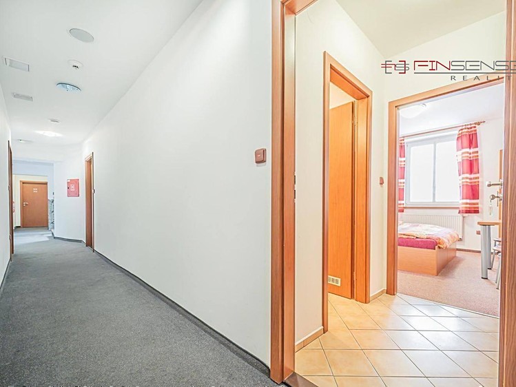 Prodej komerčního prostoru, 1 398 m² (26 z 30)