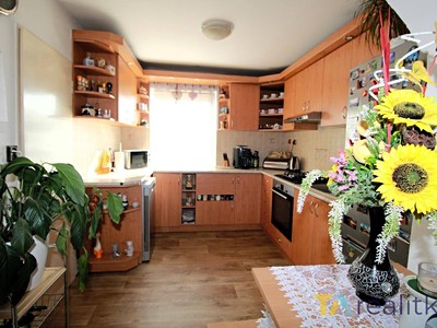 Haus zum Kauf, 180 m² (2 von 30)