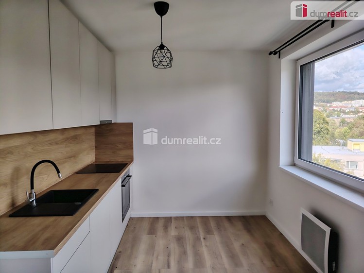 Pronájem bytu 3+kk, 75 m² (2 z 10)