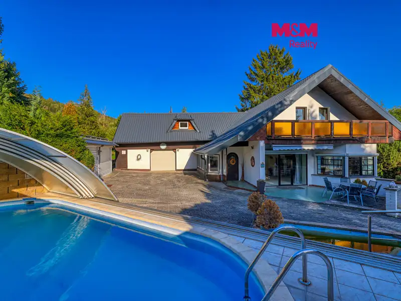Prodej rodinného domu 300 m², pozemek 1838 m², Loučim – náhled fotky 1