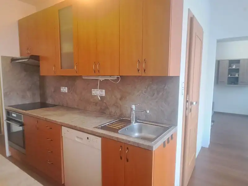 Pronájem bytu 3+1 68 m², Jihlava – náhled fotky 1