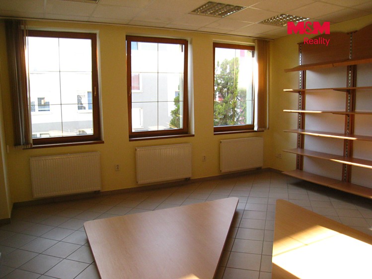 Комерційне приміщення на продаж, 900 м² (17 з 27)