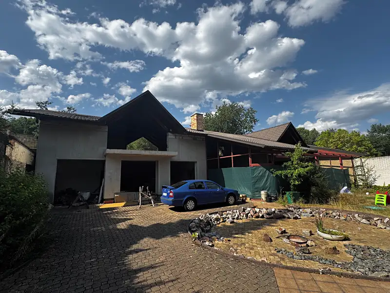 Prodej rodinného domu 366 m², pozemek 1873 m², Plzeň – náhled fotky 3
