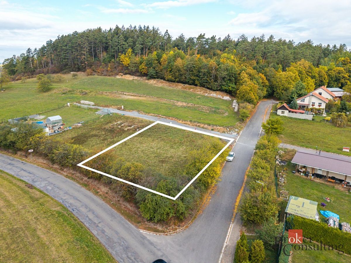 Prodej stavebního pozemku 836 m², Hroubovice – fotka 1 z 3