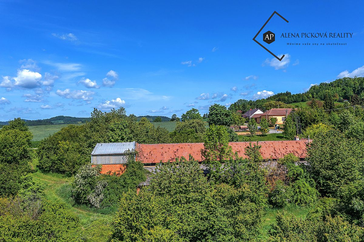 Prodej zemědělské usedlosti 1200 m², pozemek 9668 m², Louka – fotka 1 z 3