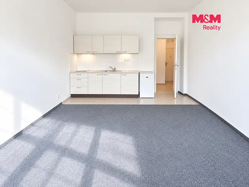 Prodej bytu 1+kk 29 m², Praha – náhled fotky 2