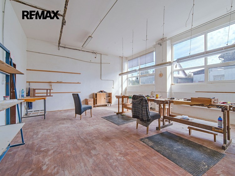 Комерційне приміщення на продаж, 1 700 м² (6 з 25)