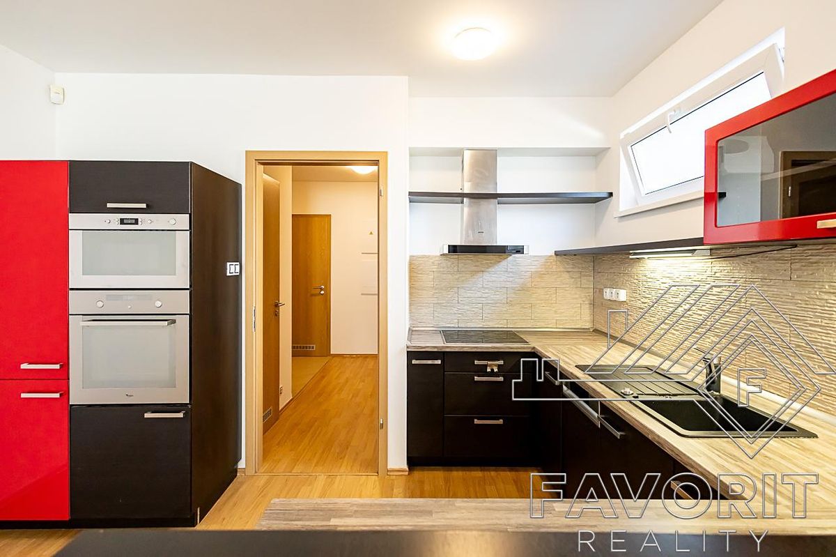 Pronájem bytu 2+kk 56 m², Praha – fotka 1 z 3