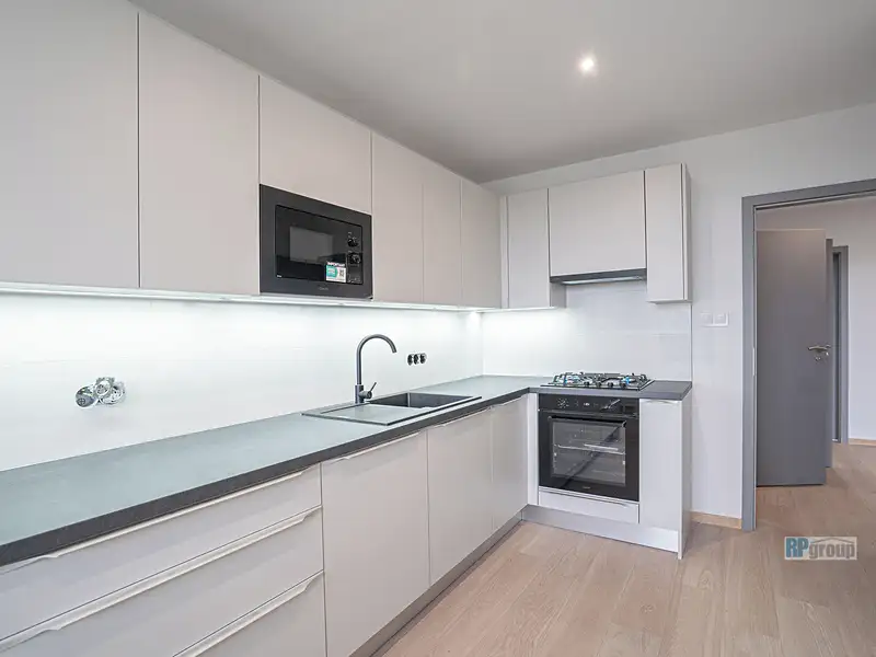 Pronájem bytu pokoje 16 m², Praha – náhled fotky 1