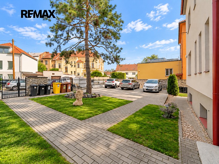 Pronájem bytu 3+kk, 74 m² (13 z 18)