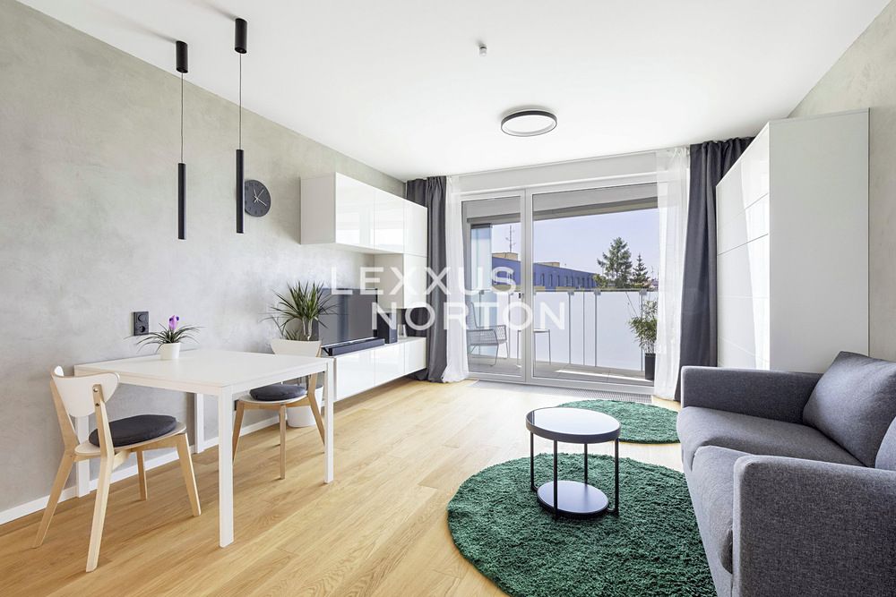 Pronájem bytu 1+kk 32 m², Praha – fotka 1 z 3