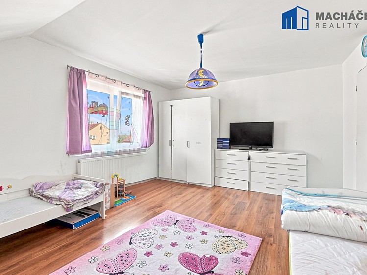 Prodej komerčního prostoru, 221 m² (35 z 53)