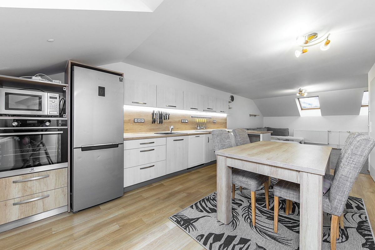 Pronájem bytu 3+kk 85 m²