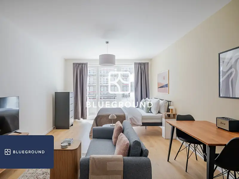 Pronájem bytu 1+kk 41 m², Praha – náhled fotky 1