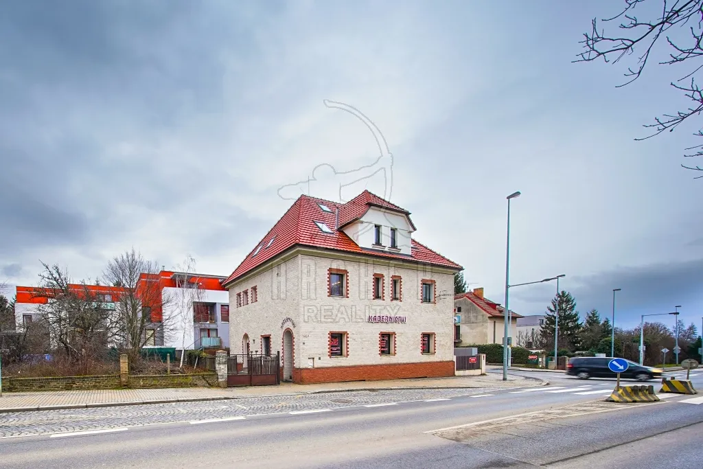 Prodej rodinného domu 324 m², pozemek 399 m²