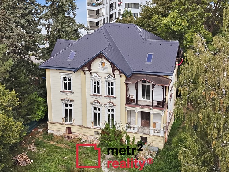 Будинок на продаж, 600 м² (1 з 56)