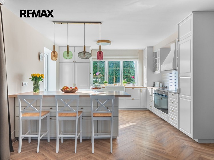 Будинок на продаж, 300 м² (3 з 30)