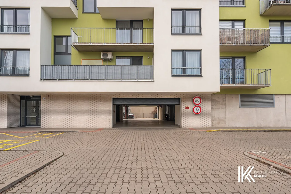 Prodej garážového stání 14 m²
