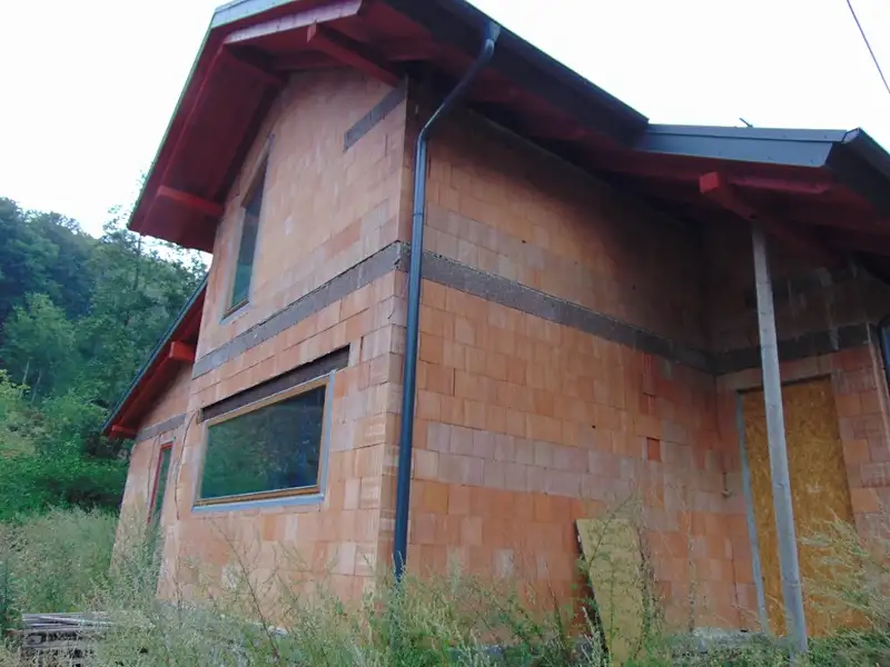 Dražba rodinného domu 188 m², pozemek 1112 m², Chuderov – náhled fotky 2