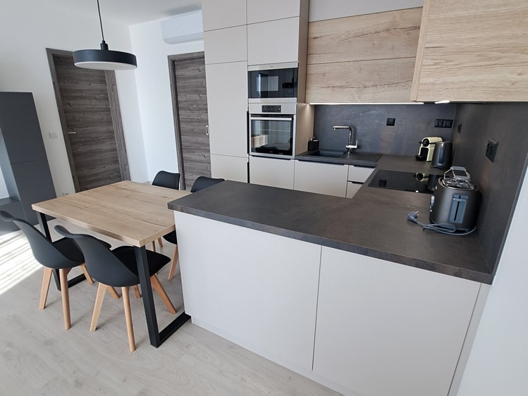 Квартира 2+kk в оренду, 62 м² (4 з 18)