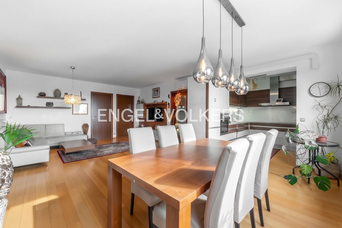 Prodej bytu 6 pokojů a více 161 m², Praha – fotka 1 z 3