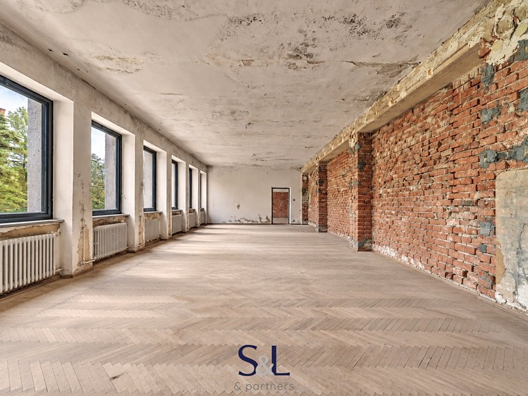 Prodej komerčního prostoru, 680 m² (4 z 21)