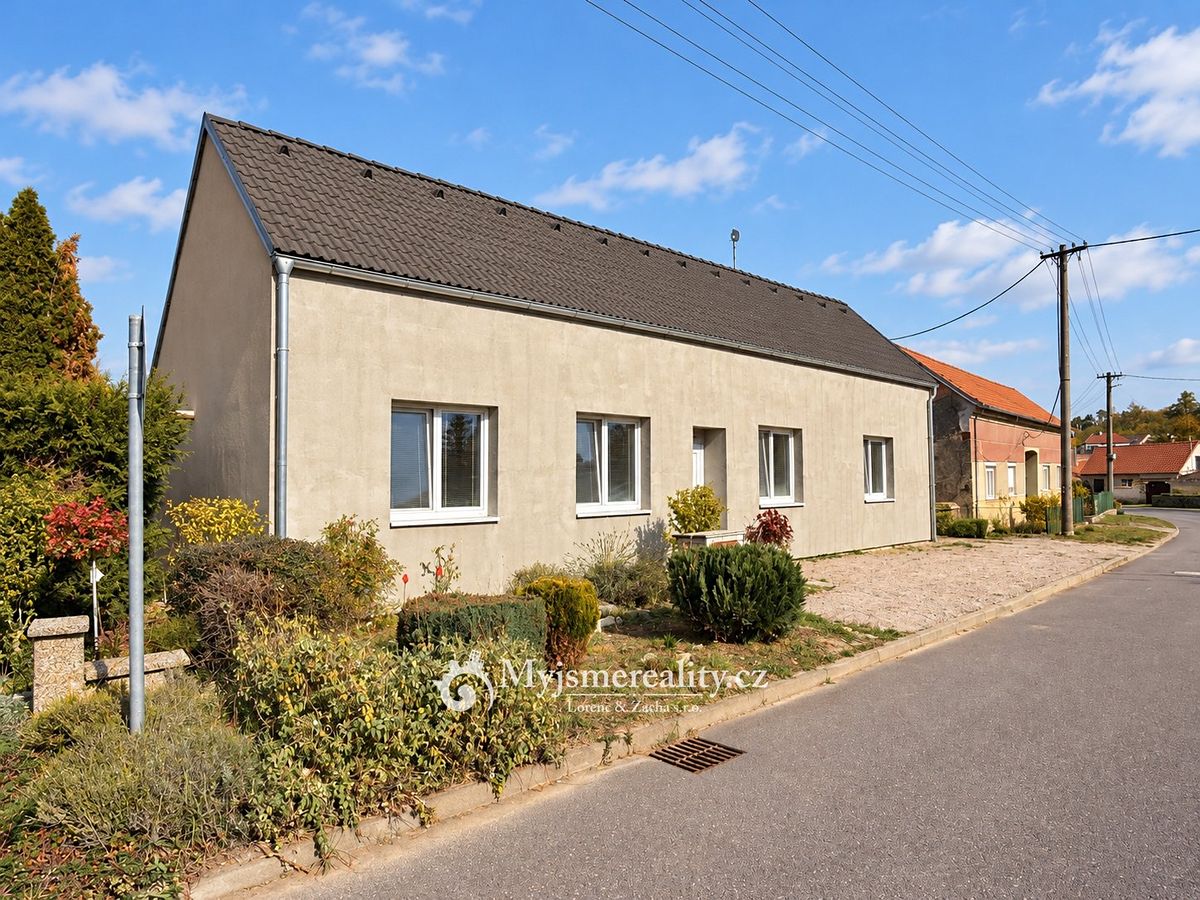 Prodej rodinného domu 193 m², pozemek 816 m², Žerůtky – fotka 1 z 3