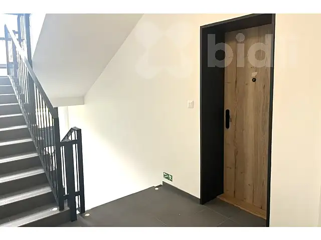 Pronájem bytu 1+kk 35 m², Praha – náhled fotky 3