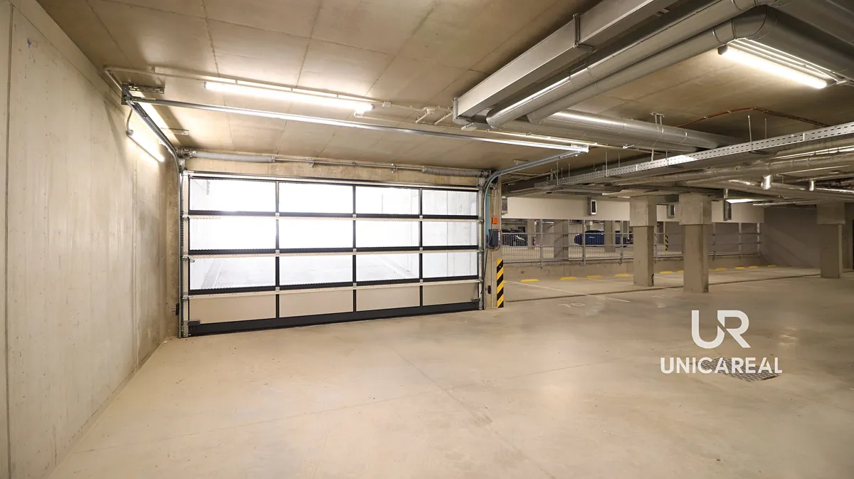 Pronájem garážového stání 15 m²