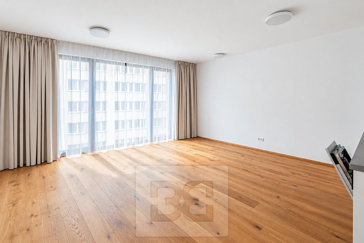 Prodej bytu 1+kk 40 m², Praha – fotka 1 z 3