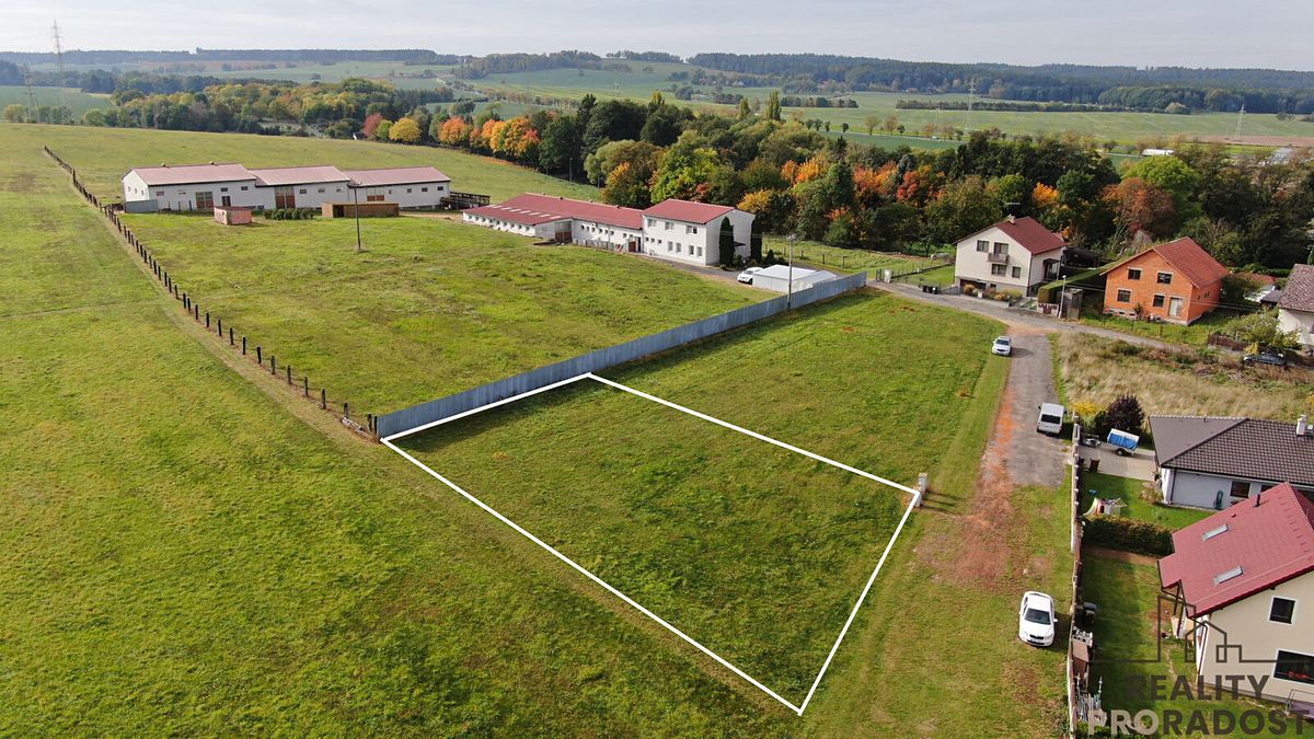 Prodej stavebního pozemku 990 m², Uhlířské Janovice – fotka 1 z 3