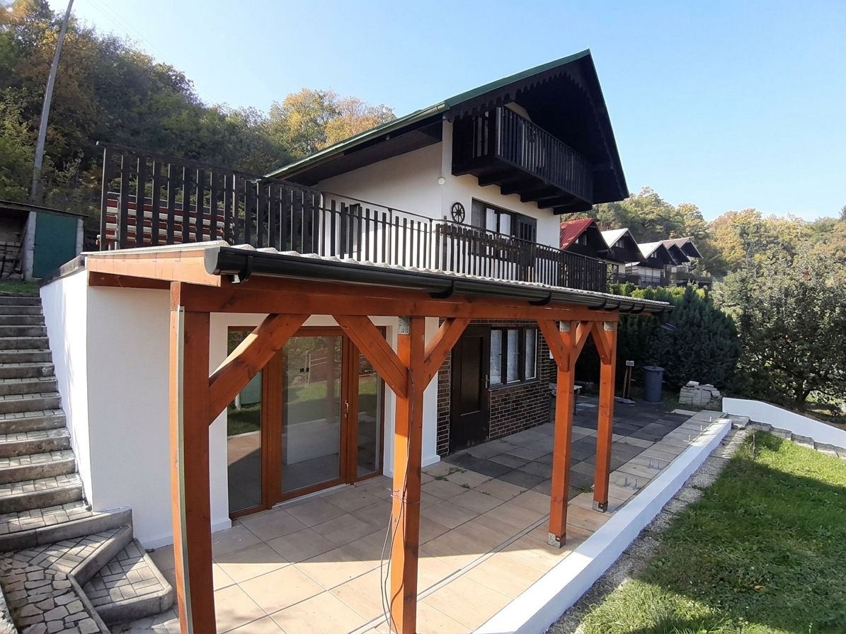 Prodej chaty 114 m², pozemek 1773 m², Libčice nad Vltavou – fotka 1 z 3