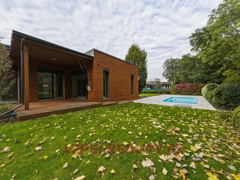 Prodej rodinného domu 174 m², pozemek 932 m², Svémyslice – náhled fotky 2