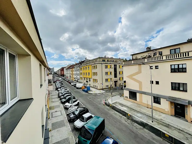 Prodej bytu 2+1 60 m², Praha – náhled fotky 2