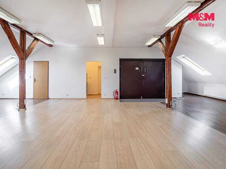 Pronájem komerčního prostoru, 104 m² (3 z 6)