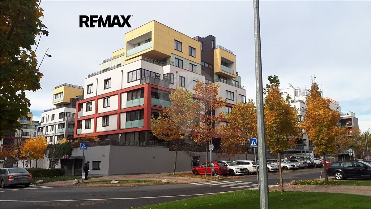 Pronájem bytu 1+kk 43 m², Praha – fotka 1 z 3