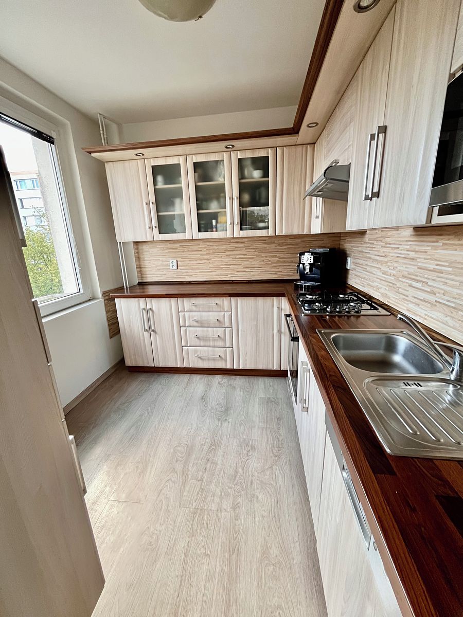 Prodej bytu 3+1 74 m², Praha – fotka 1 z 3
