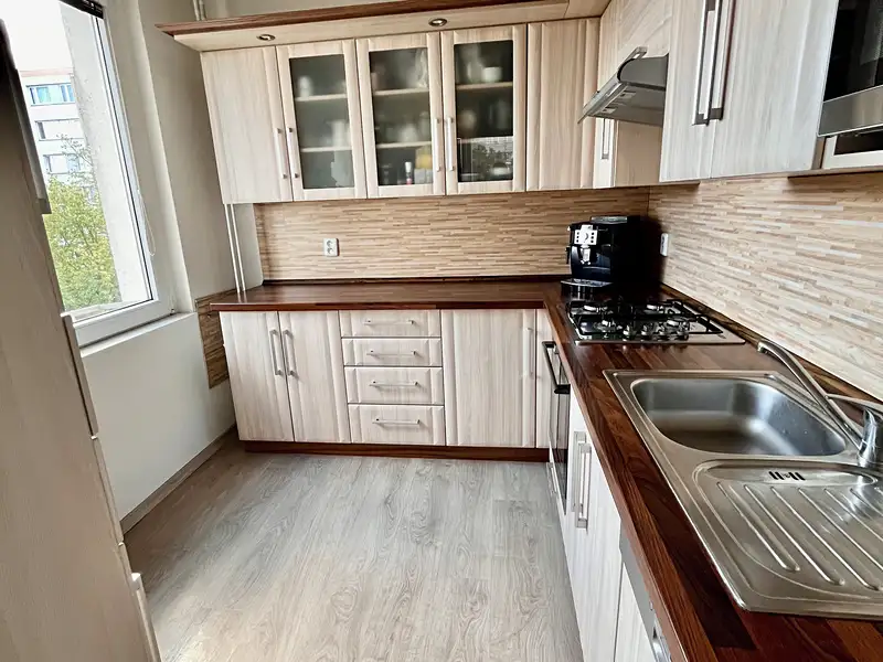 Prodej bytu 3+1 74 m², Praha – náhled fotky 1