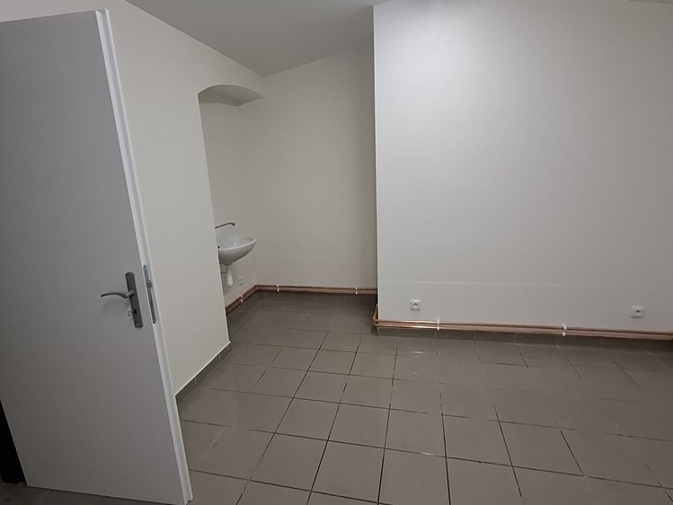 Pronájem komerčního prostoru, 67 m² (4 z 15)